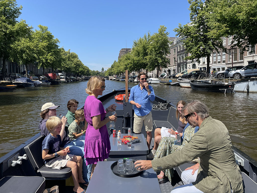 Wan-Hoop-Amsterdam-Boat-Center-1024-768-1